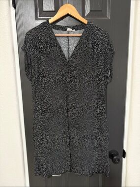 GAP Black and White Polka Dot V-Neck Blouse